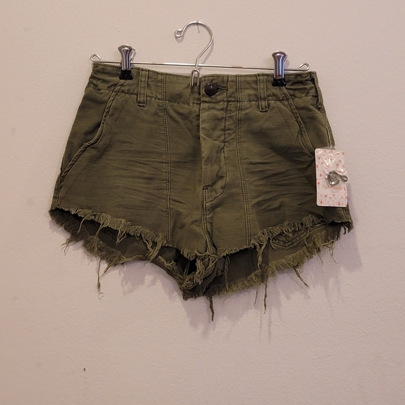 NWT Free People Army Green Shorts - Picture 4 of 7